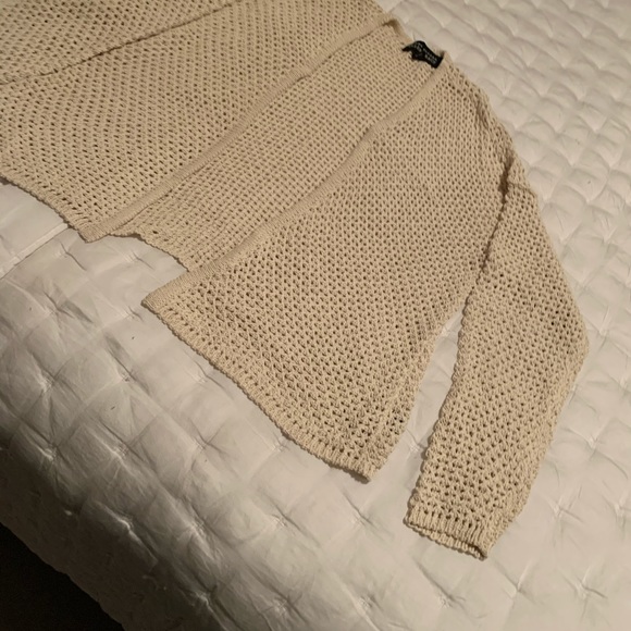 Knit sweater with matching tank. - Picture 5 of 8